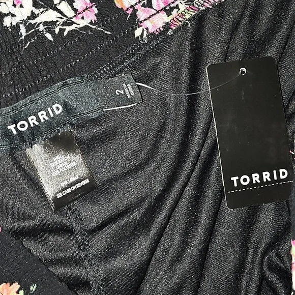 Torrid Floral Crinkle Gauze Wide Leg Pant Floral Black Pink Size 2X - Picture 6 of 9